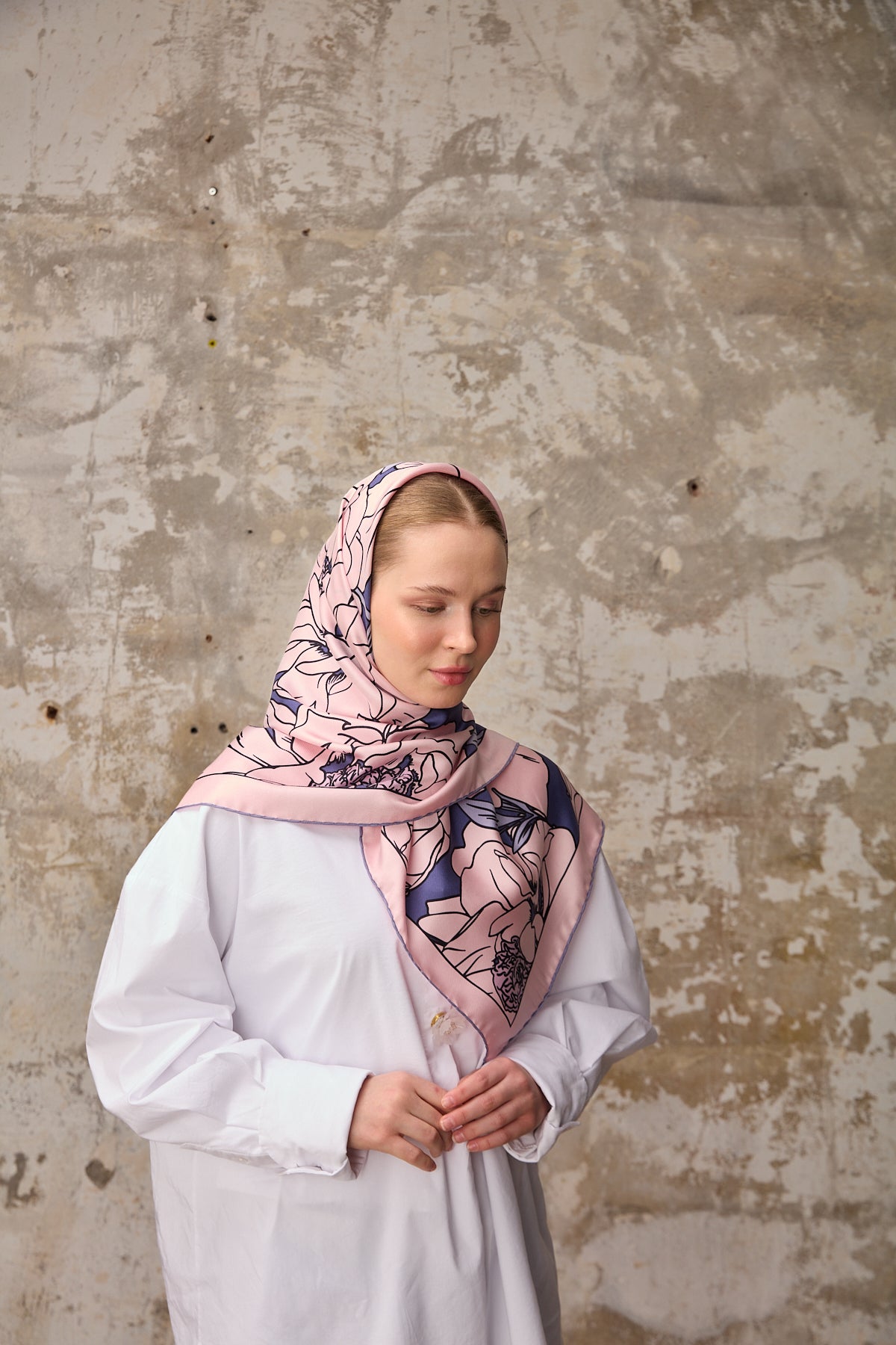 Berina Square Scarf Pink