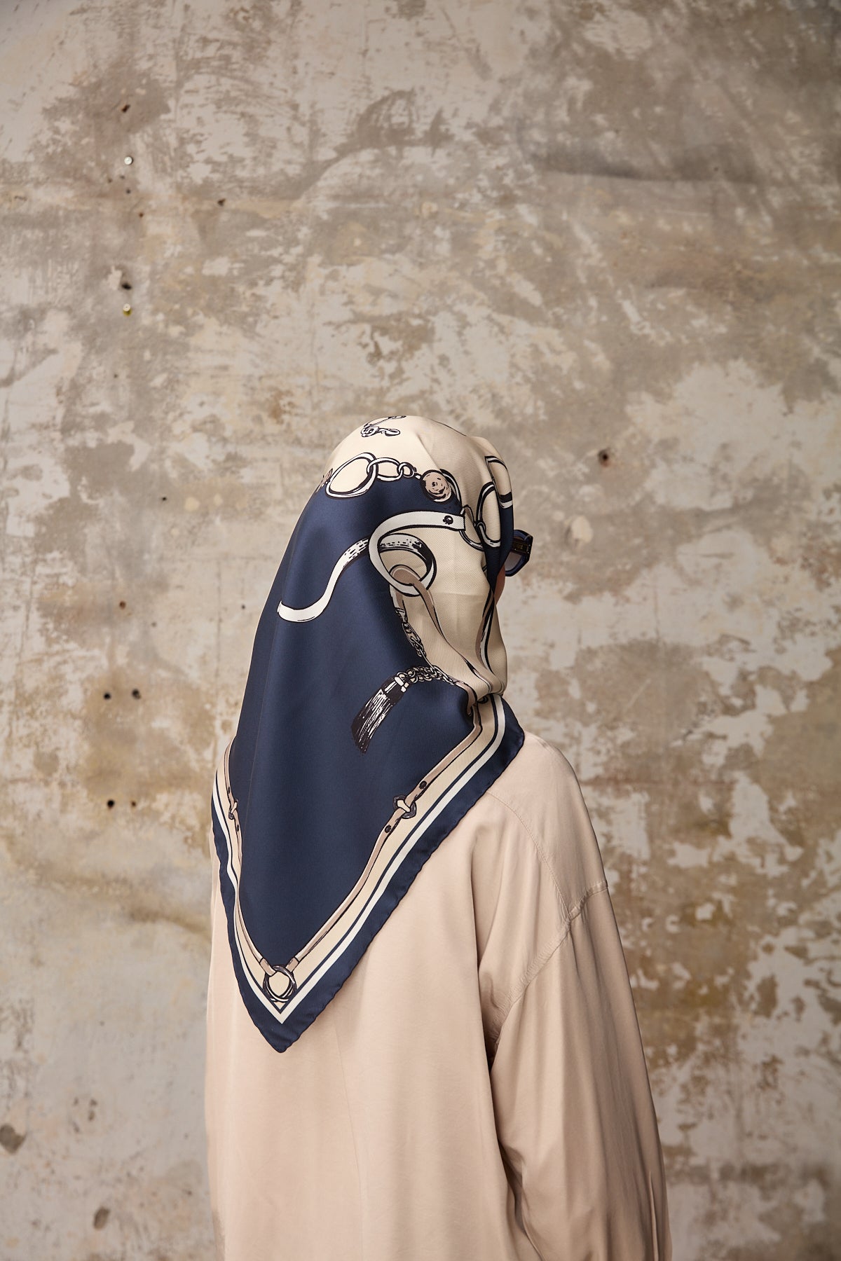 Lanac Square Scarf Navy Blue