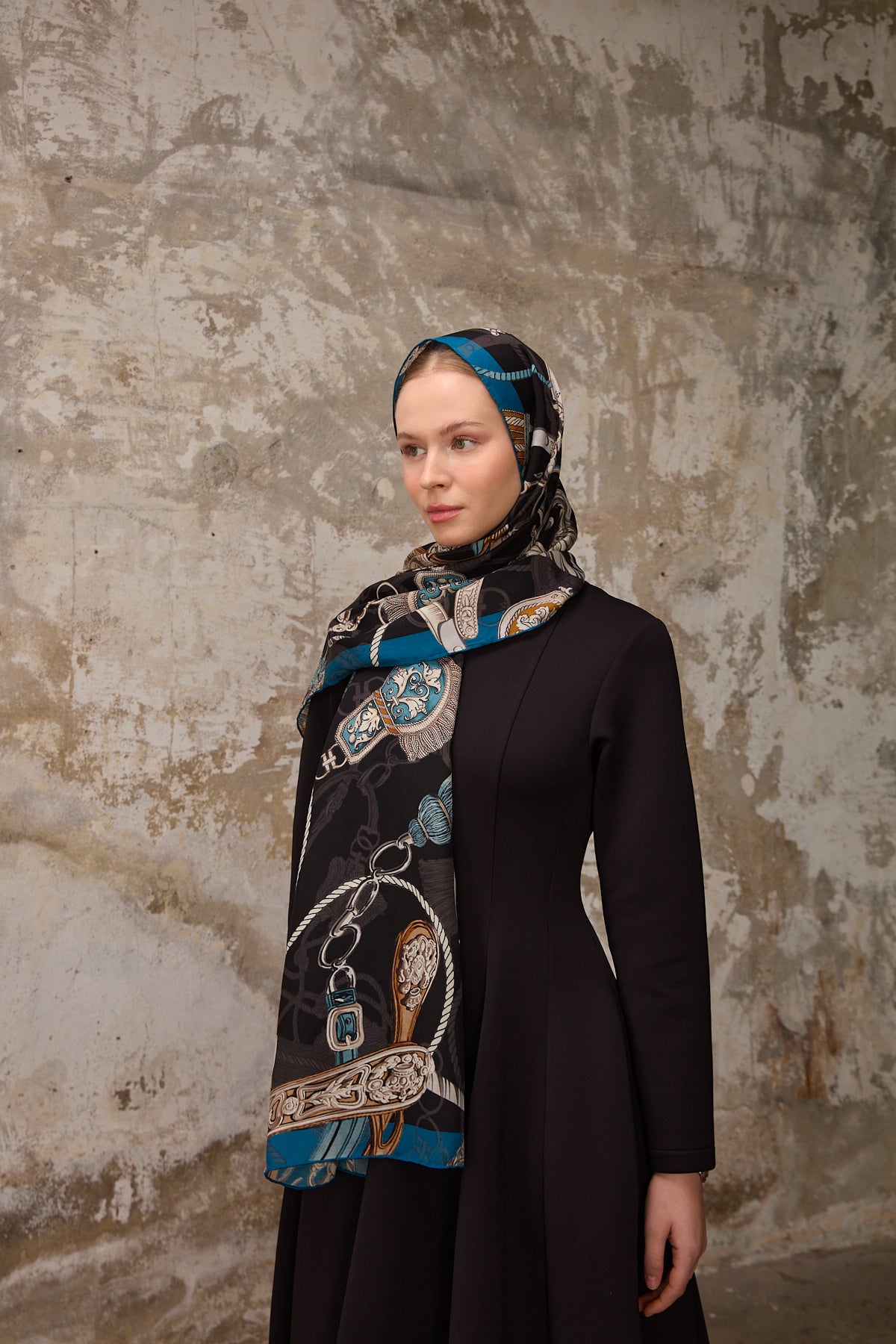 Nana Châle Noir / Bleu / Orange