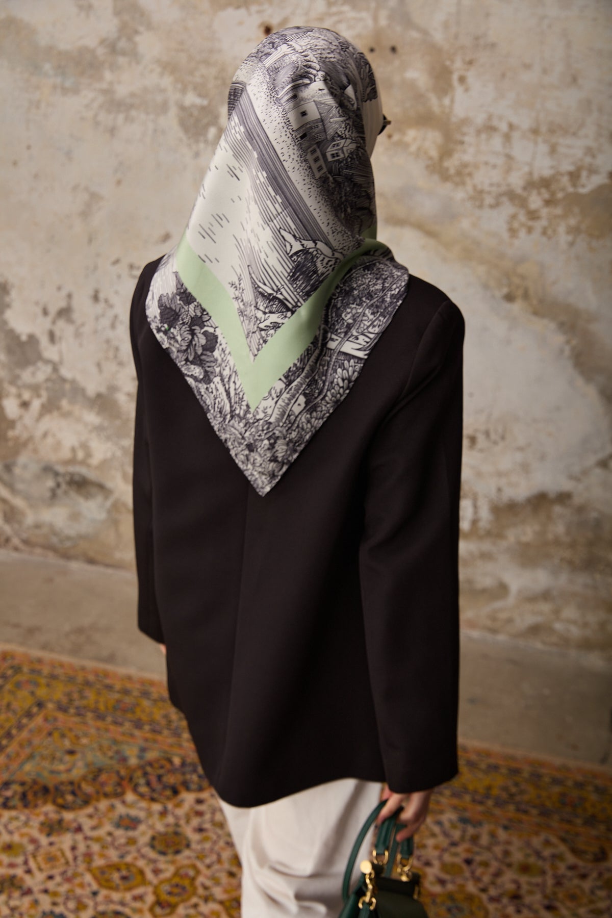 Suma Square Scarf Green